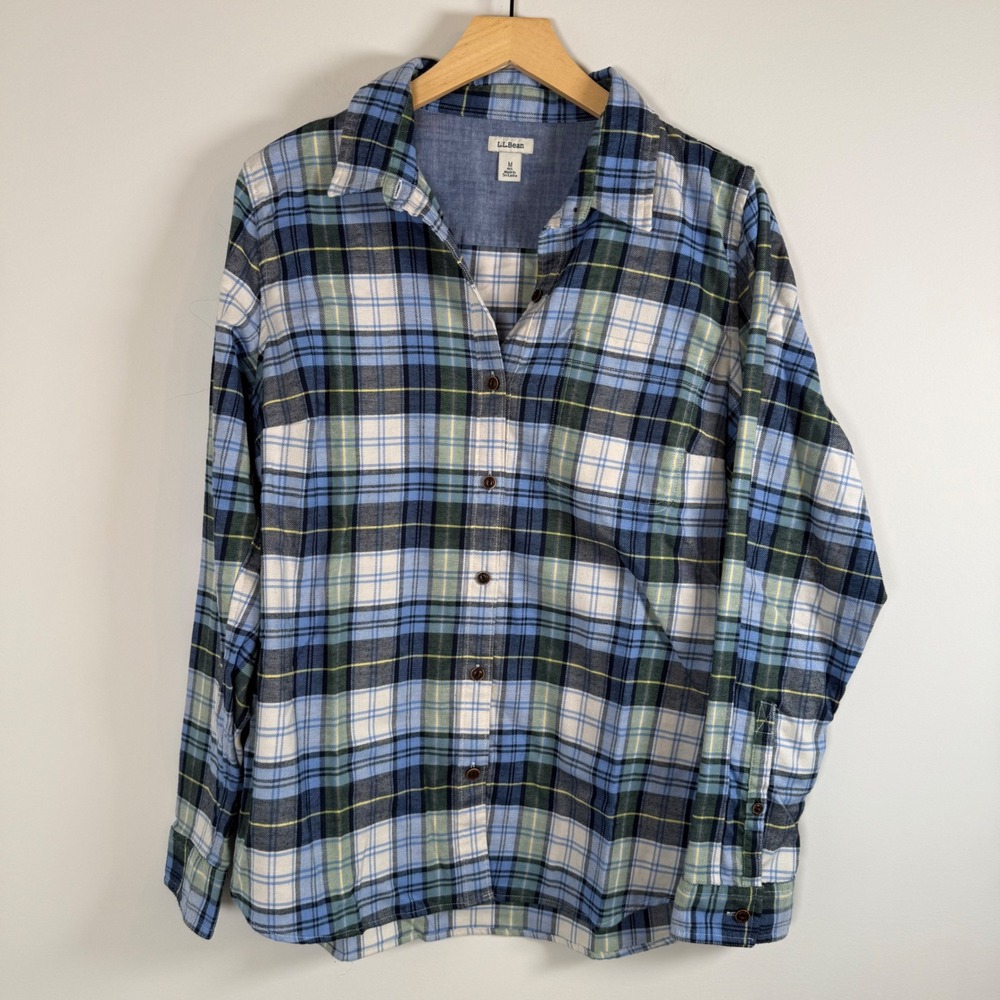L.L. Bean Classic Button Up Plaid Flannel Shirt Top Fall Winter Medium Regular‎